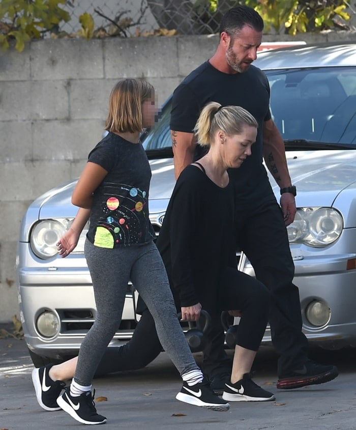 Jennie Garth and her daughter Fiona Eve Facinelli test out athletic Adidas shoes with a personal trainer