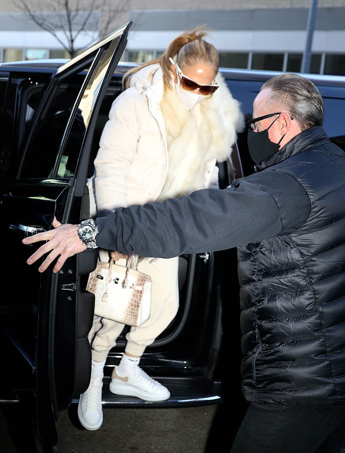 Jennifer Lopez arriving at a studio to rehearse her New Year’s Rockin’ Eve on December 29, 2020