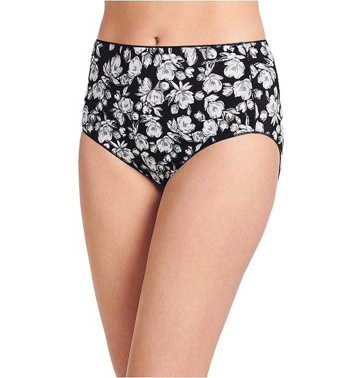The comfortable Jockey No Panty Line Promise Tactel Hip Brief offers a smooth and stretchy Tactel nylon fabrication with a classic fit that is perfect for everyday wear