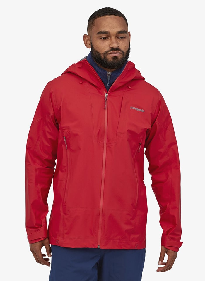 Featuring a highly breathable alpine shell with Gore-Tex Active suitable for fast and light mountain pursuits