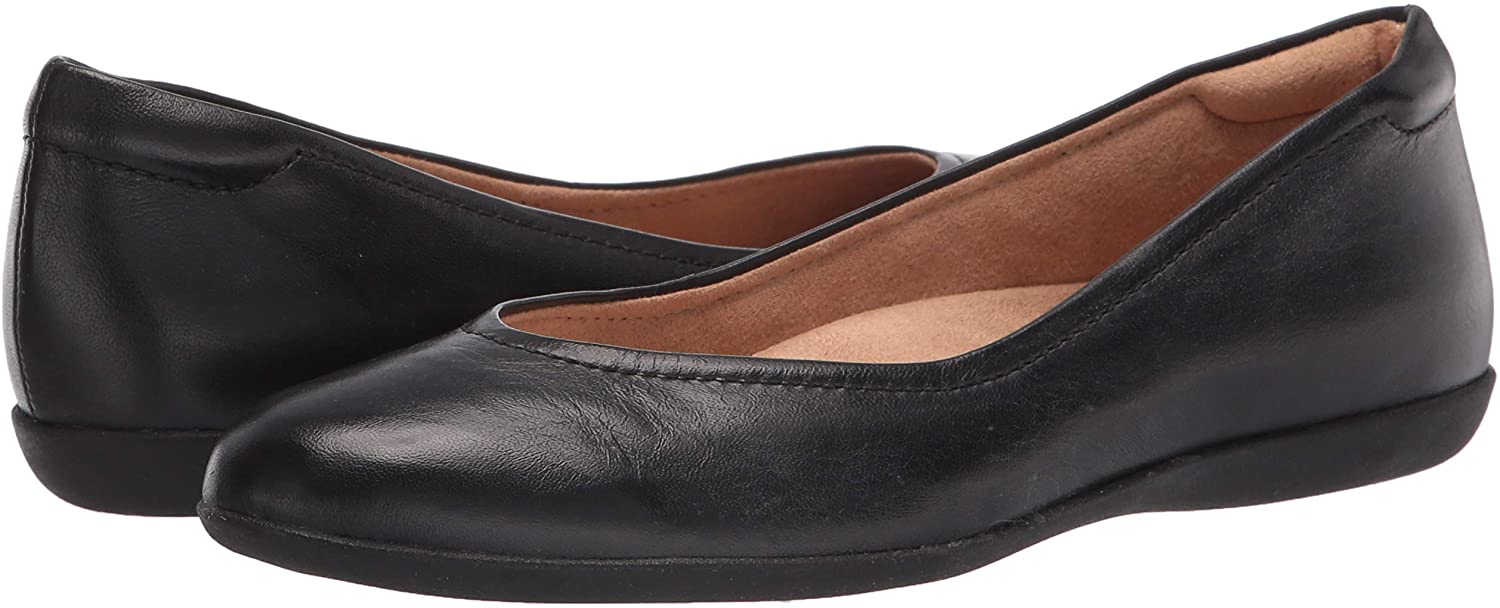 A classic pair of ballet flats incorporated with Contour+ technology for a perfect fit and a day-to-night comfort experience