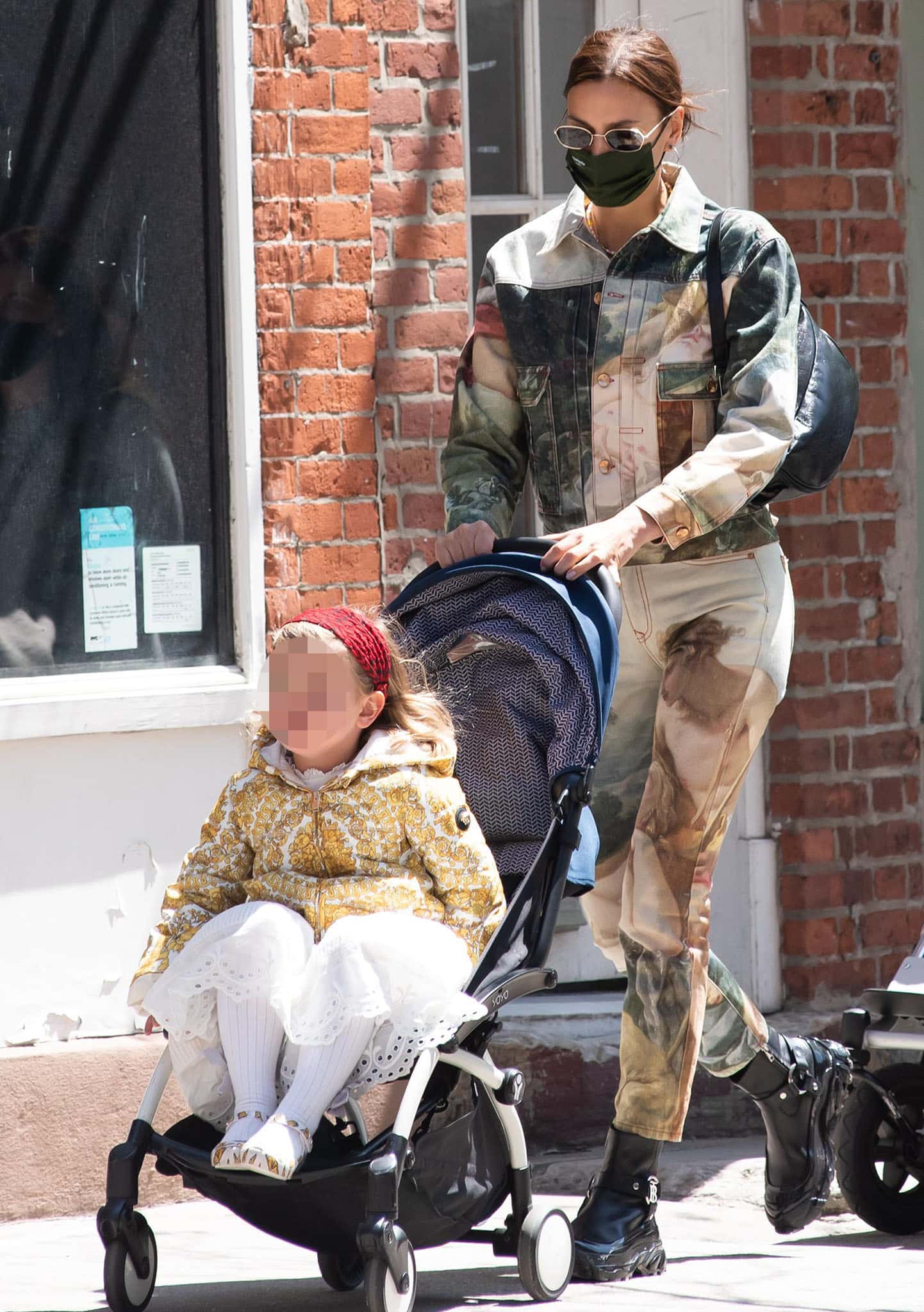 Irina Shayk drops her daughter off to school on April 23, 2021