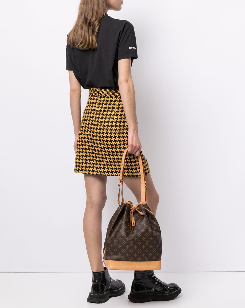 One of Louis Vuitton's oldest styles, the Noe is a classic bucket bag originally made to carry champagne bottles