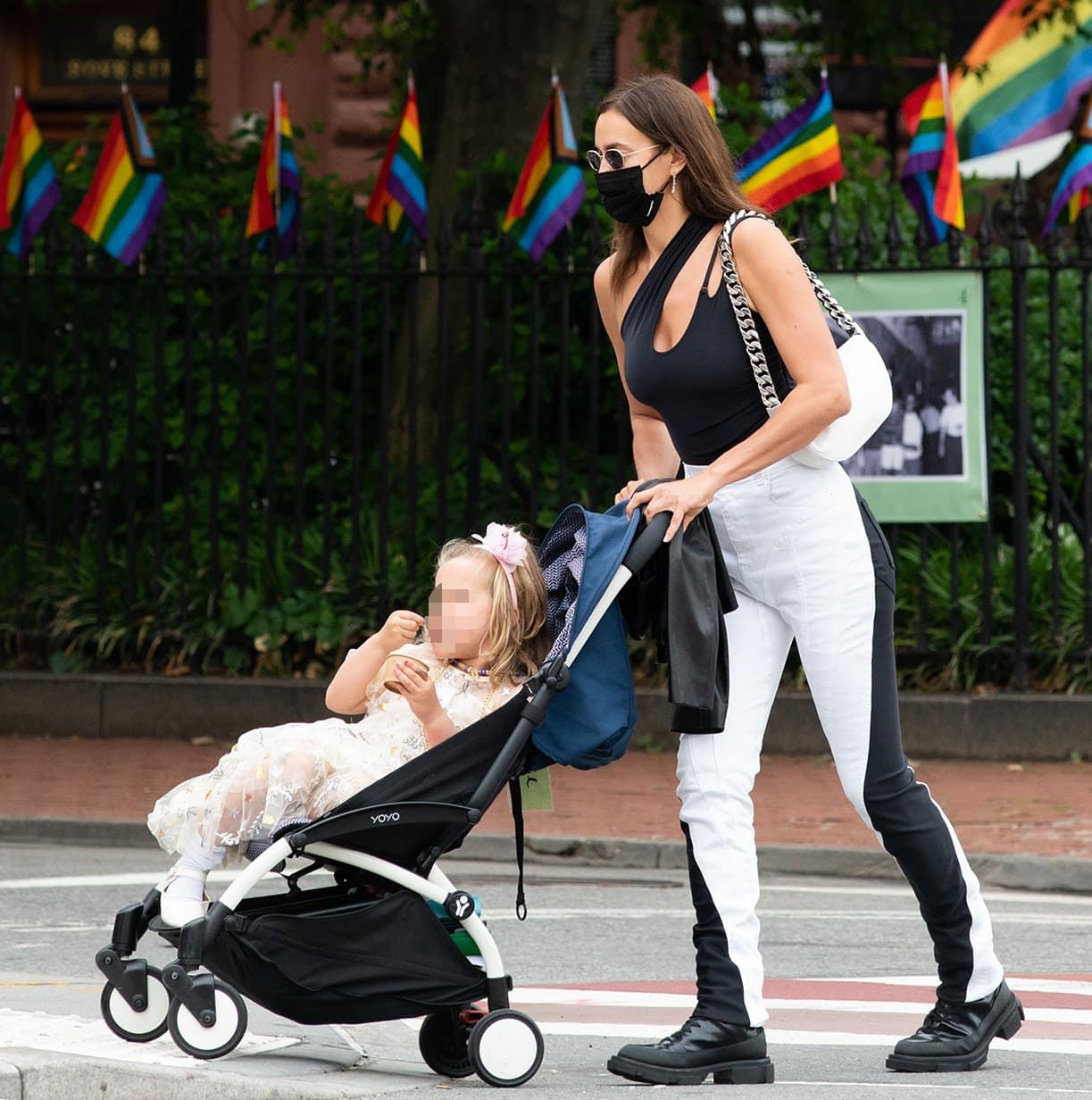 Irina Shayk picks up her daughter Lea from school in Chelsea, New York on June 4, 2021