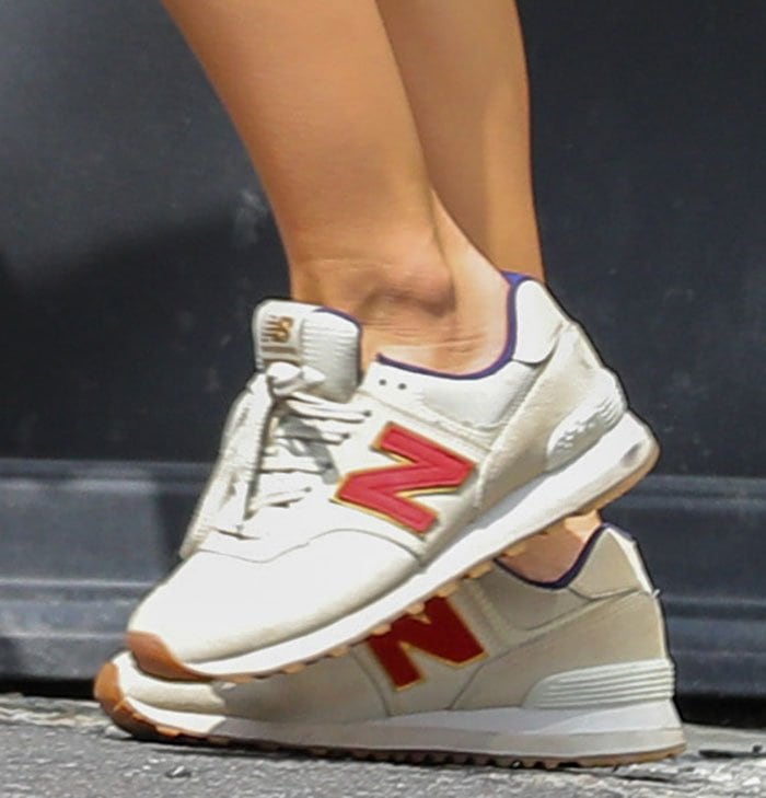 Emily Ratajkowski completes her trendy athleisure with New Balance 574 sneakers