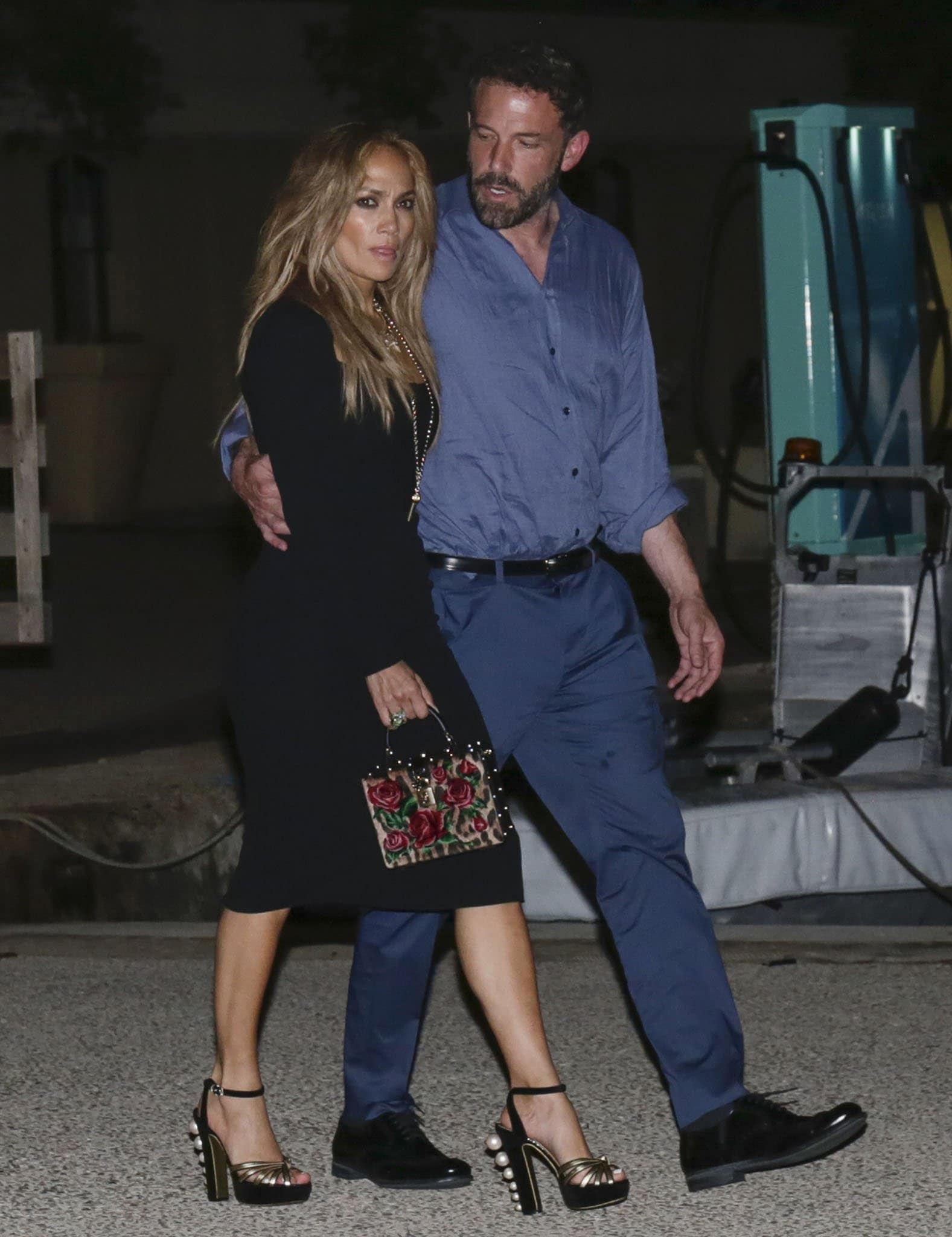 Jennifer Lopez shows off her svelte figure in Dolce & Gabbana LBD