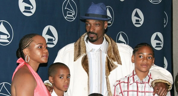 Inside Snoop Dogg’s Enduring Love Story: A Look at His 25-Year Marriage to Shante Broadus
