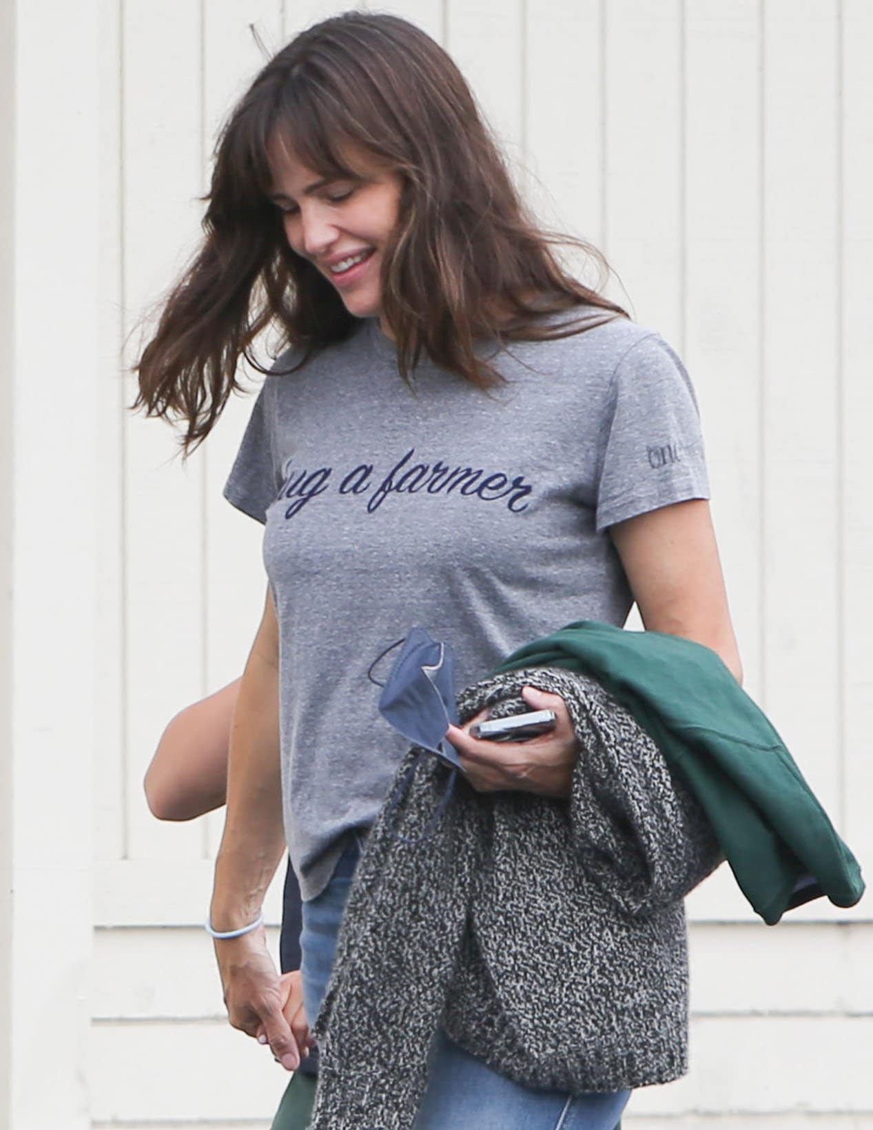 Jennifer Garner appears barefaced as she lets her tresses cascade over her shoulders