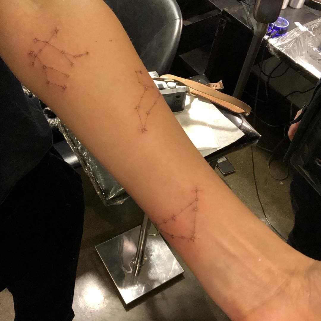 Jessica Alba shows off three new star constellation tattoos on her left forearm celebrating her three children