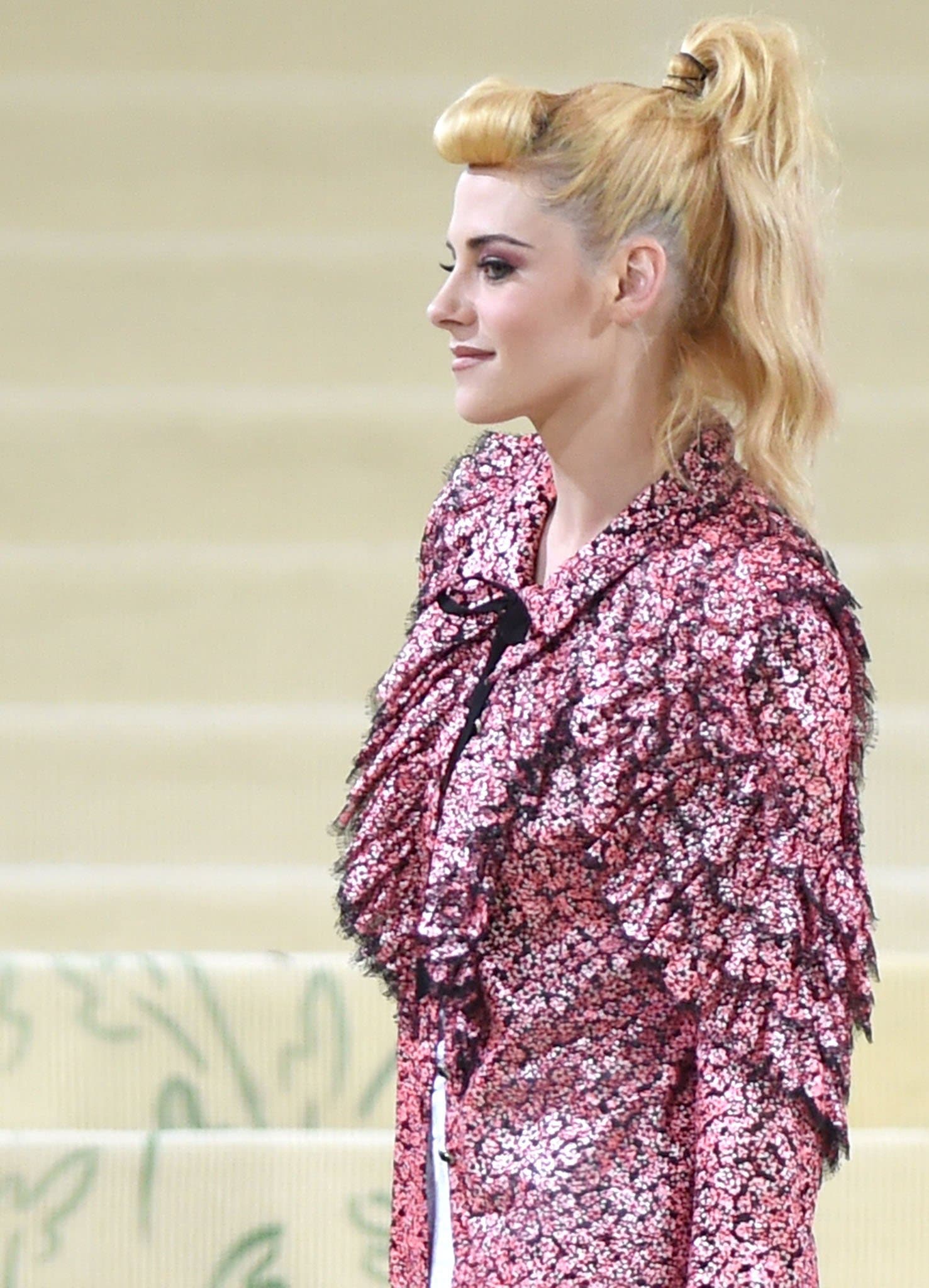 Chanel muse Kristen Stewart attends the 2021 Met Gala in head-to-toe Chanel