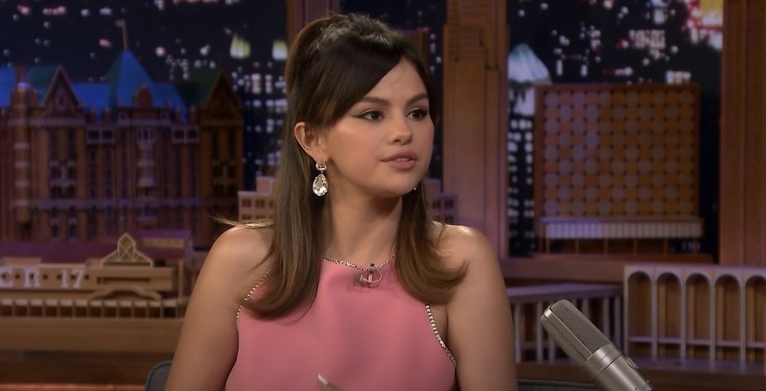 Selena Gomez wore Roxanne Assoulin’s ‘Hip-Hop But Not’ crystal earrings for her appearance on ‘The Tonight Show Starring Jimmy Fallon’