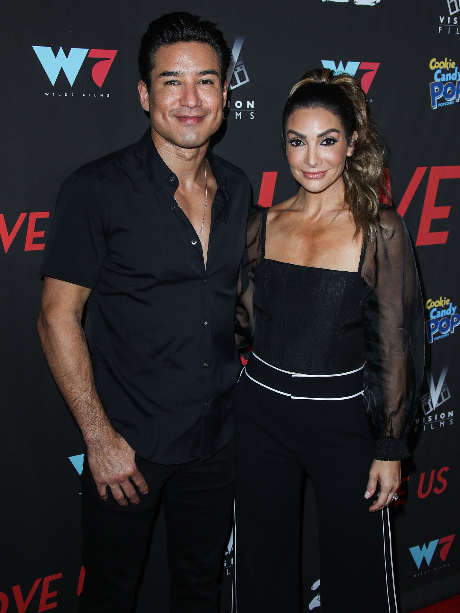 Mario Lopez and Courtney Laine Mazza lived together for a couple of weeks while she was on a break from Broadway