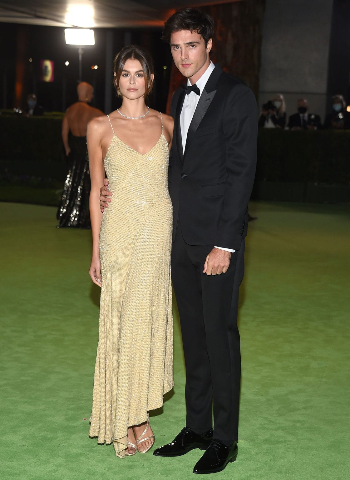 Super Tall Jacob Elordi Makes Red Carpet Debut With Shorter Girlfriend