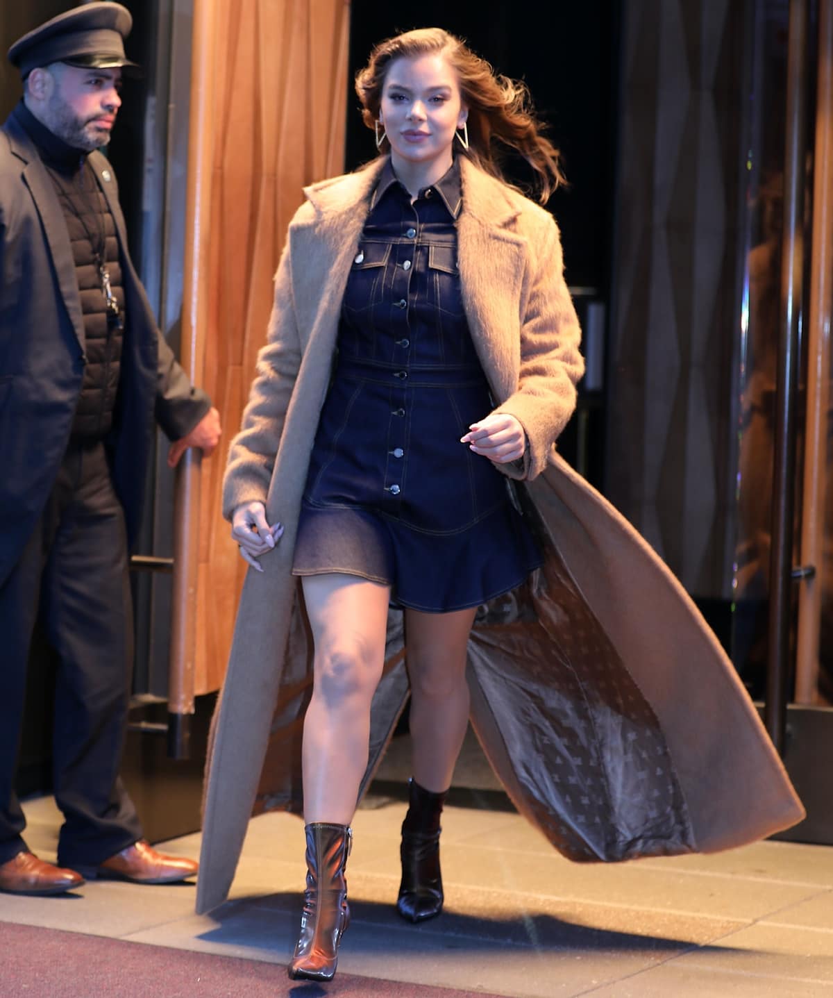 Hailee Steinfeld arrives for a taping of 