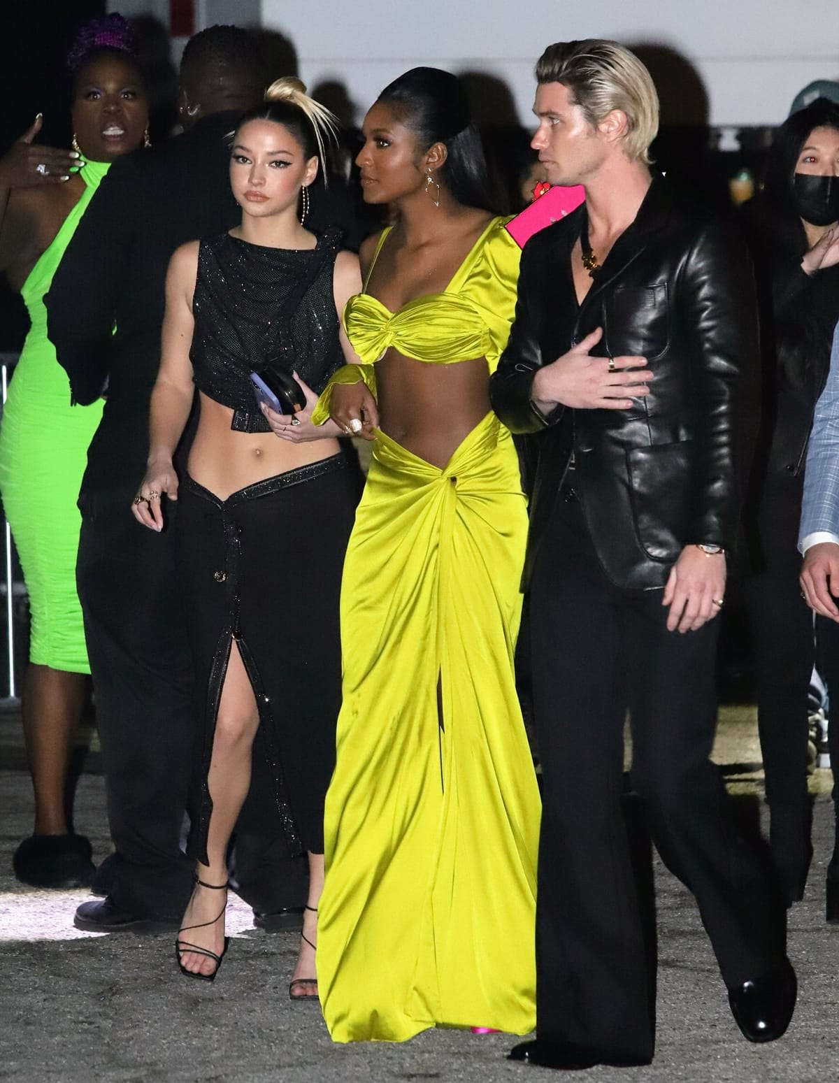 Madelyn Cline, Carlacia Grant, and Chase Stokes arrive for the People's Choice Awards