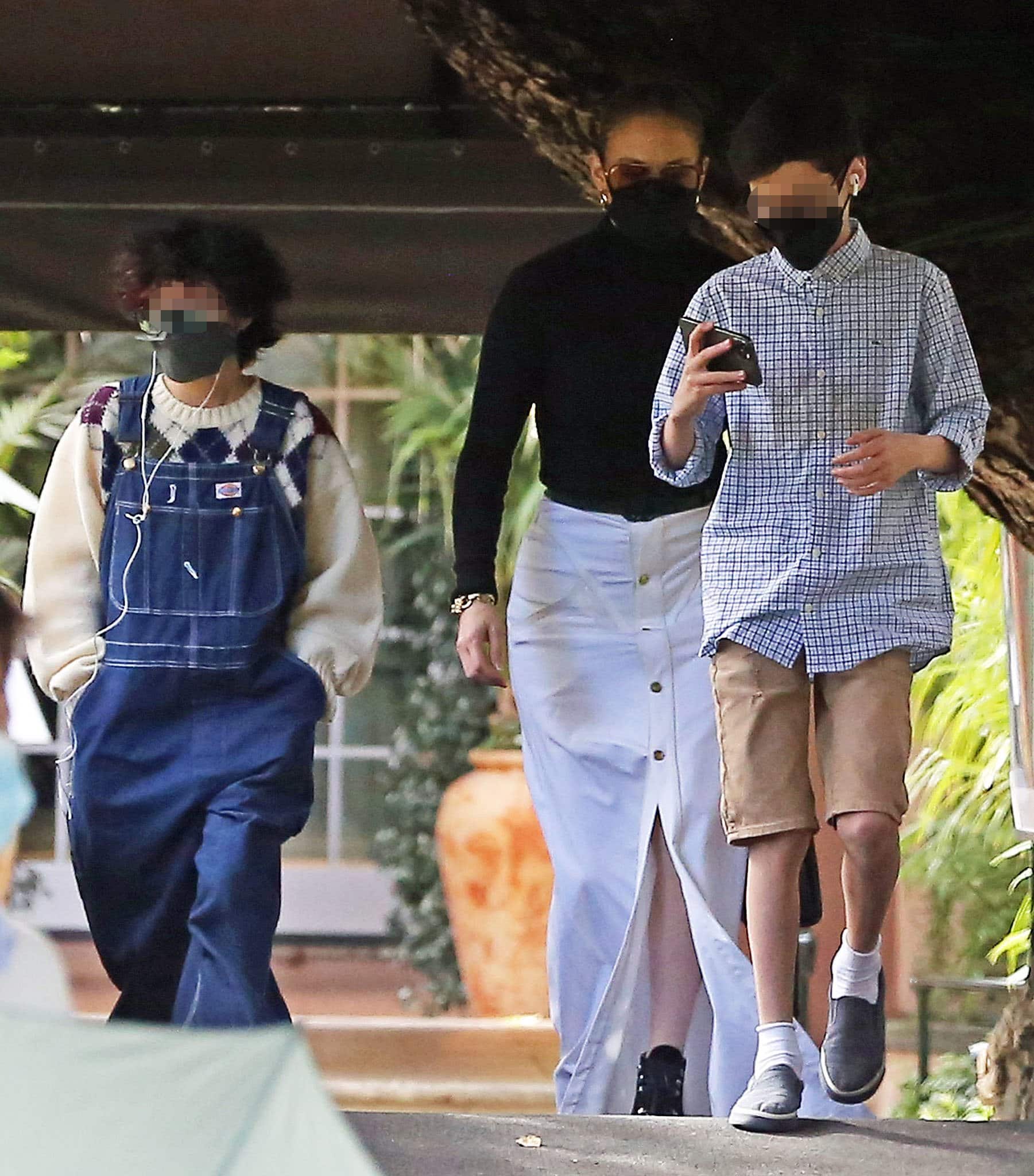 Jennifer Lopez lunches with her twins, Emme and Max, at Hotel Bel-Air in Los Angeles