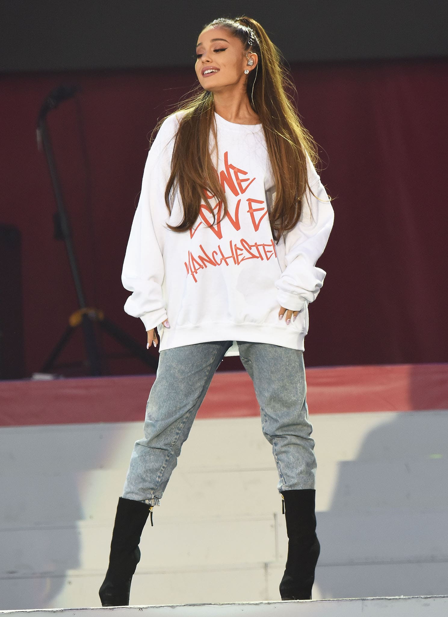 Ariana Grande also wears baggy clothes occasionally, covering up her actual figure