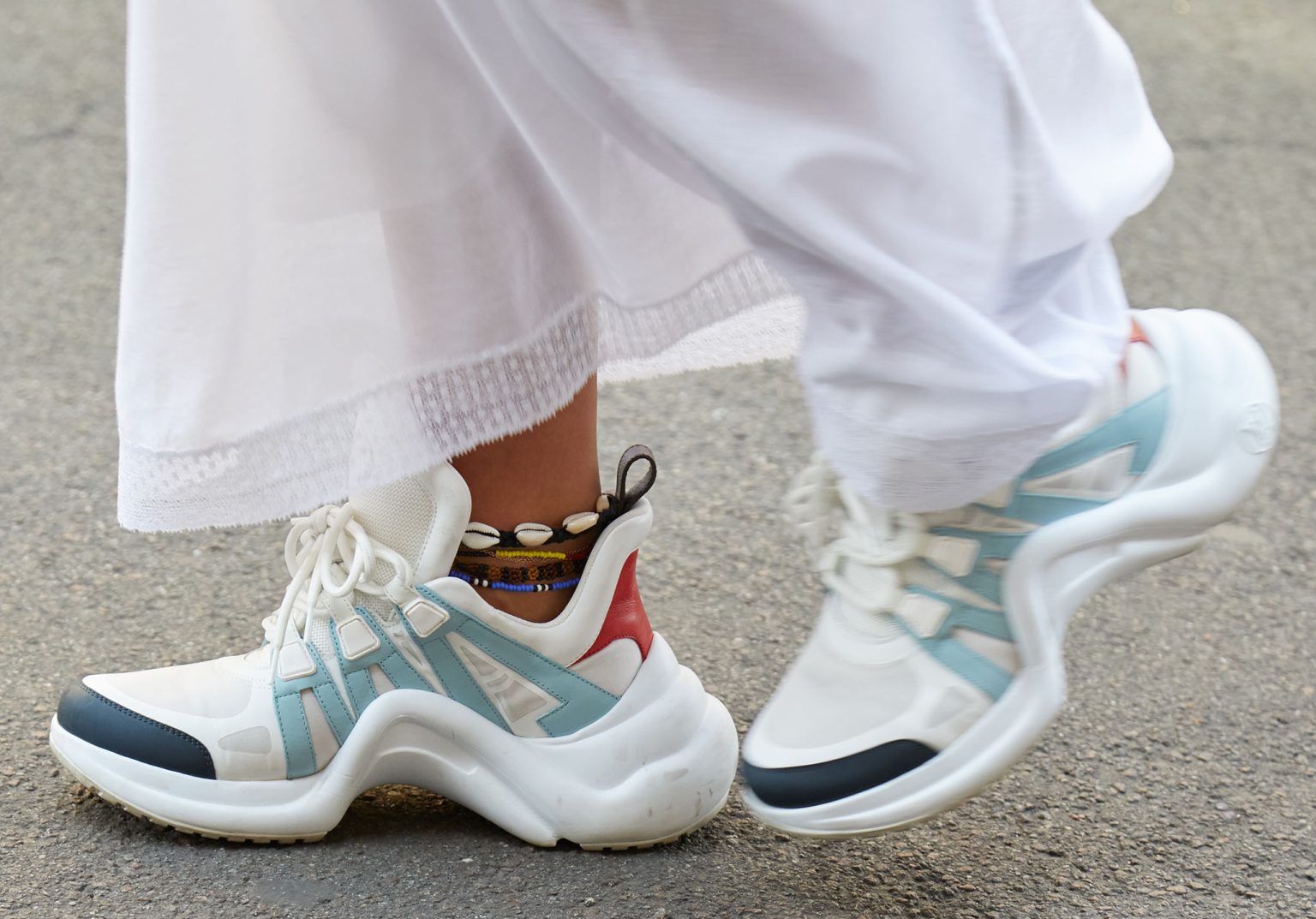 trendy womens sneakers
