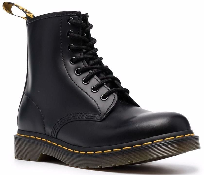 An all-time favorite, the 1460 boots from Dr. Martens feature the classic Docs DNA with yellow stitching and air-cushioned soles