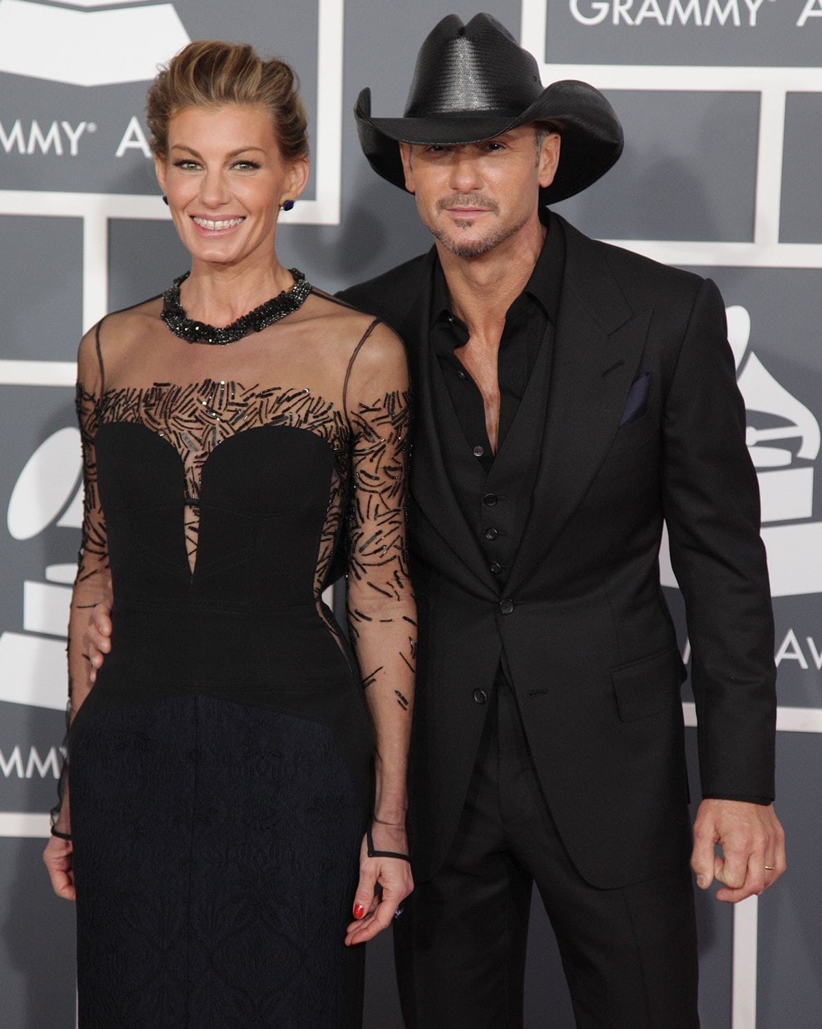 How Faith Hill Met Her Husband Tim McGraw in Late 1994 (2022)
