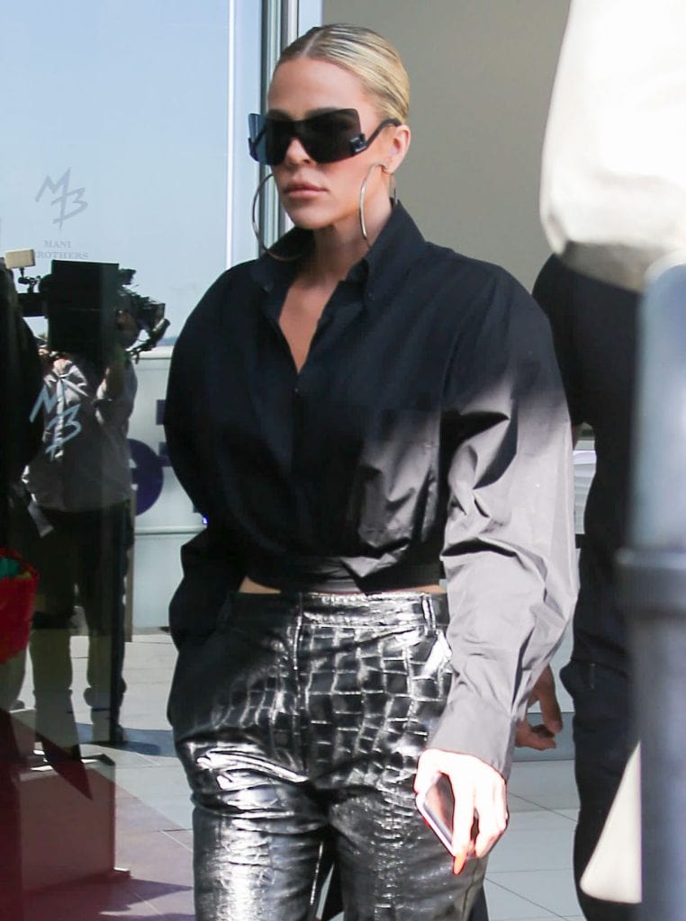 Redheaded Kendall Jenner Heads to Lavo Ristorante With Sister Khloé in