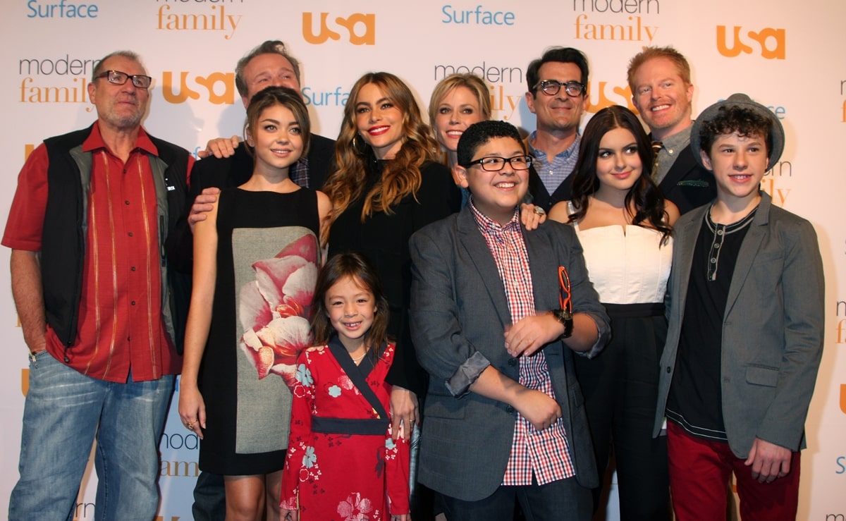 Modern Family cast members Ed O'Neill, Sarah Hyland, Eric Stonestreet, Sofia Vergara, Julie Bowen, Ty Burrell, Aubrey Anderson-Emmons, Rico Rodriguez, Jesse Tyler Ferguson, Ariel Winter, and Nolan Gould