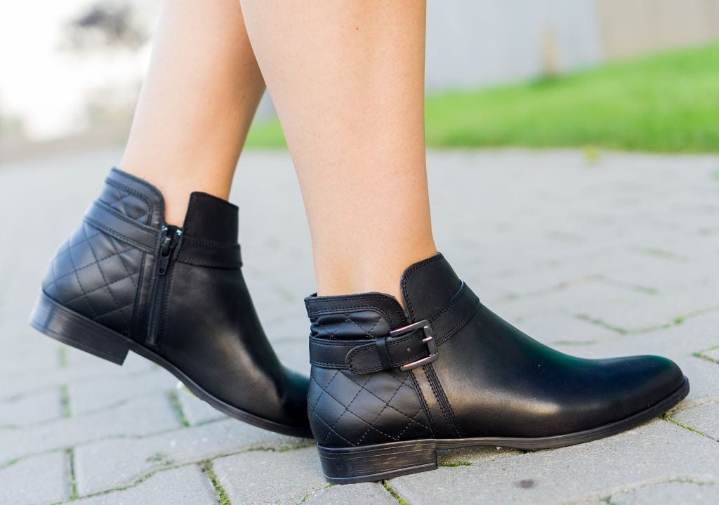 How to Wear Ankle Boots With Jeans: Outfit Ideas + 6 Styling Tips