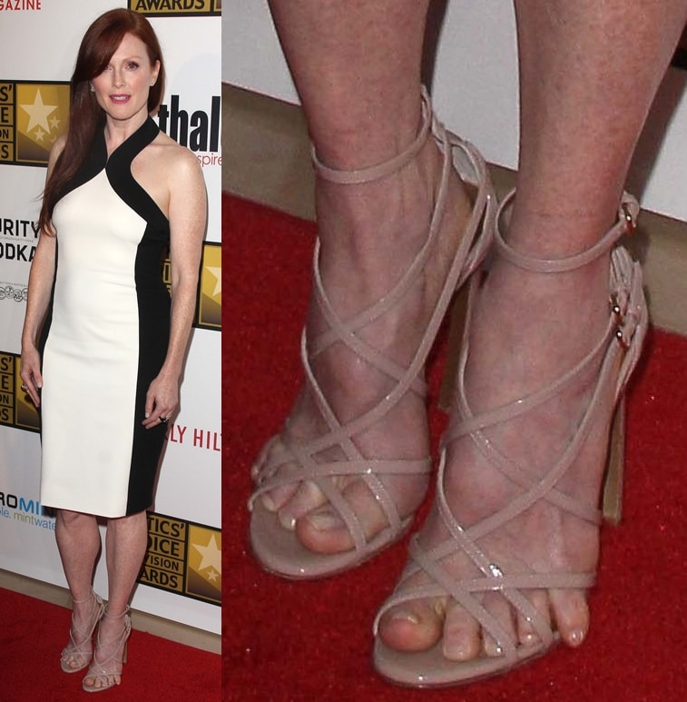 Actress Julianne Moore rocks a Jason Wu dress and shows off her feet in Walter Steiger sandals