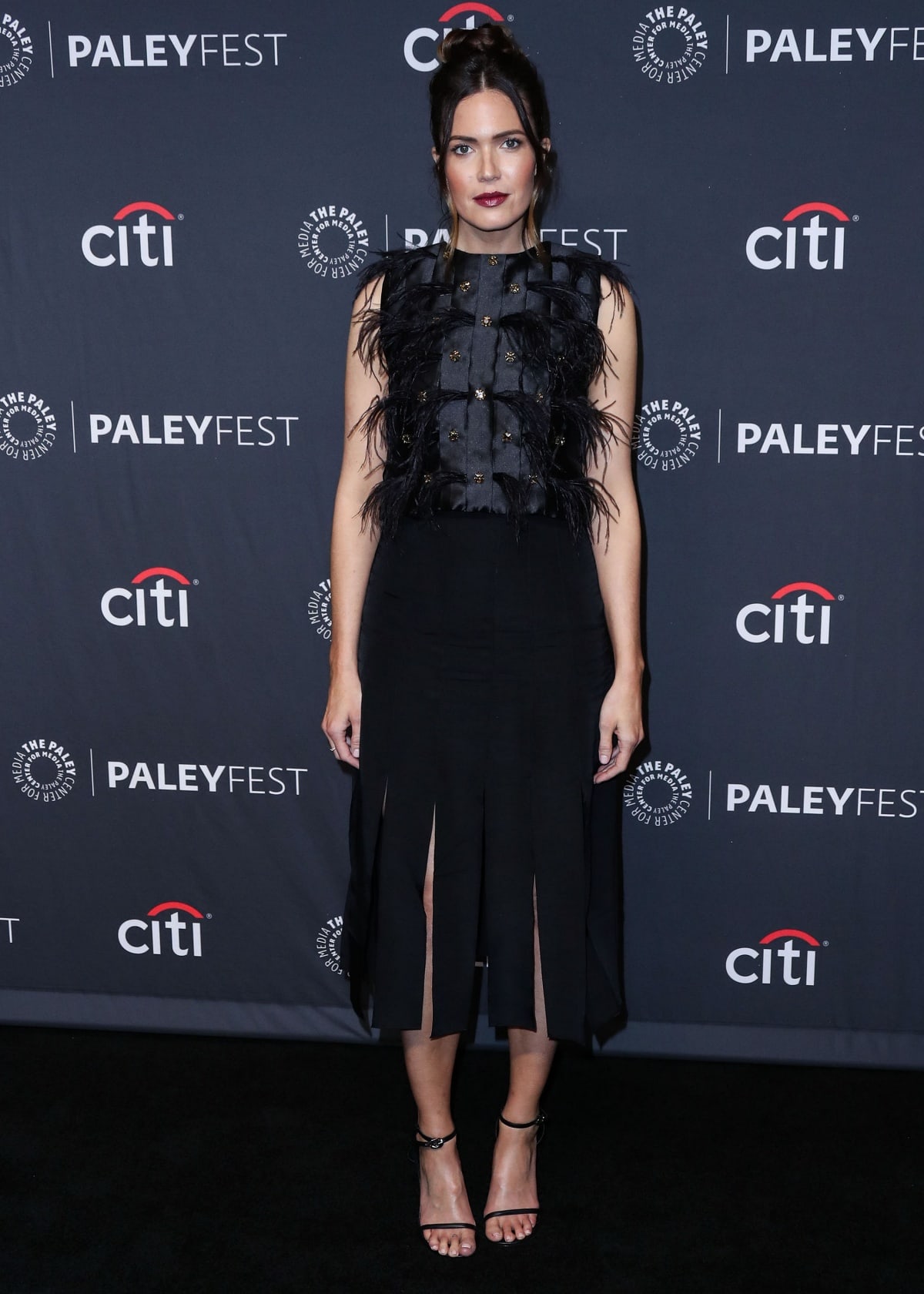Mandy Moore in an all-black Khoon Hooi Spring 2022 ensemble during the "This Is Us" presentation