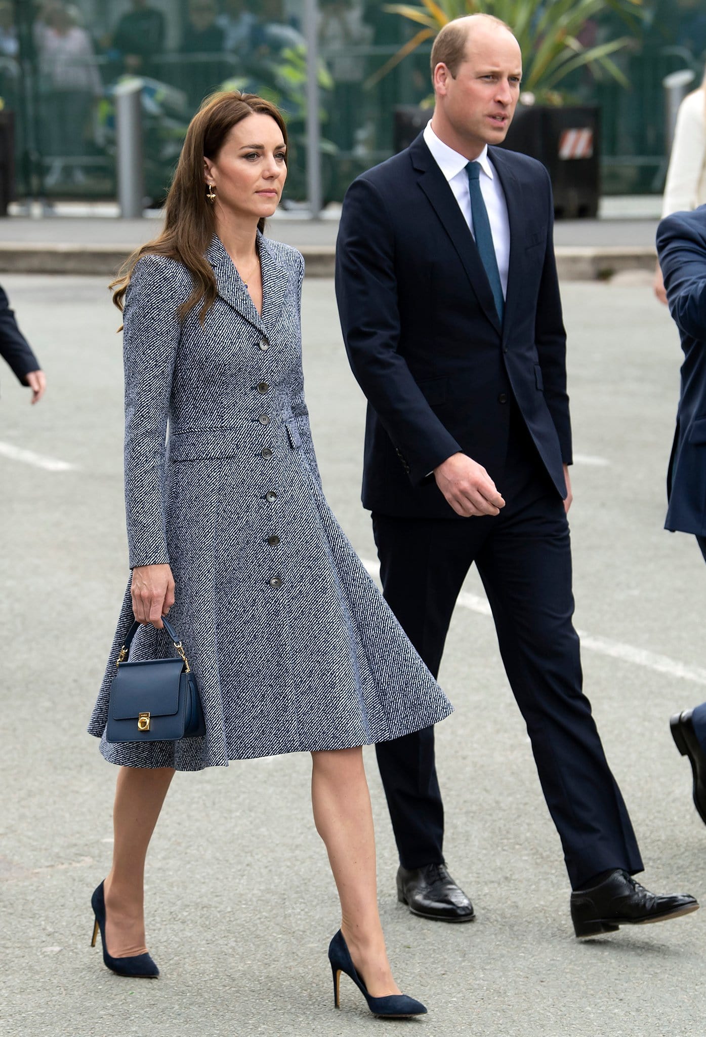 Kate Middleton wearing a Michael Kors Spring 2014 Coat Dress with Rupert Sanderson Malory Pumps and Polene Paris Numero Sept (Seven) Mini Bag at the Opening of the Glade of Light Memorial on May 10, 2022