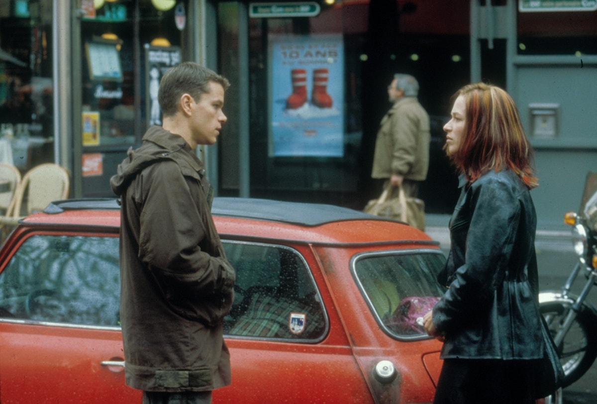 Matt Damon as Jason Bourne and Franka Potente as Marie Helena Kreutz in The Bourne Identity