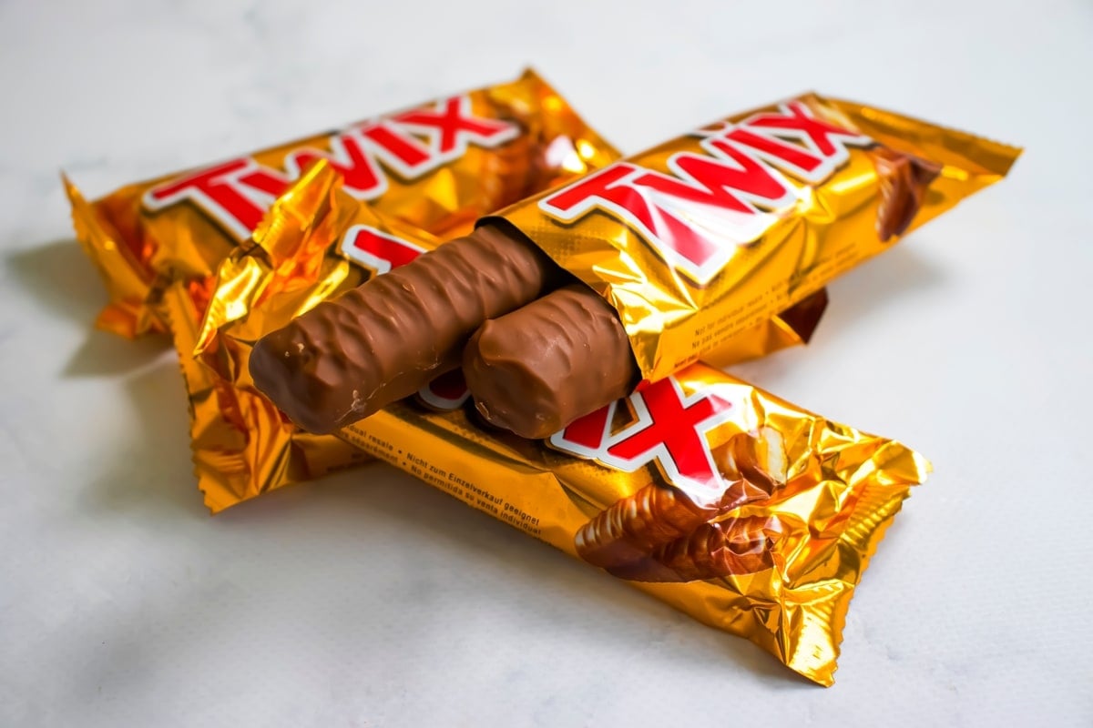 There isn't a difference between the left Twix and the right Twix in each package