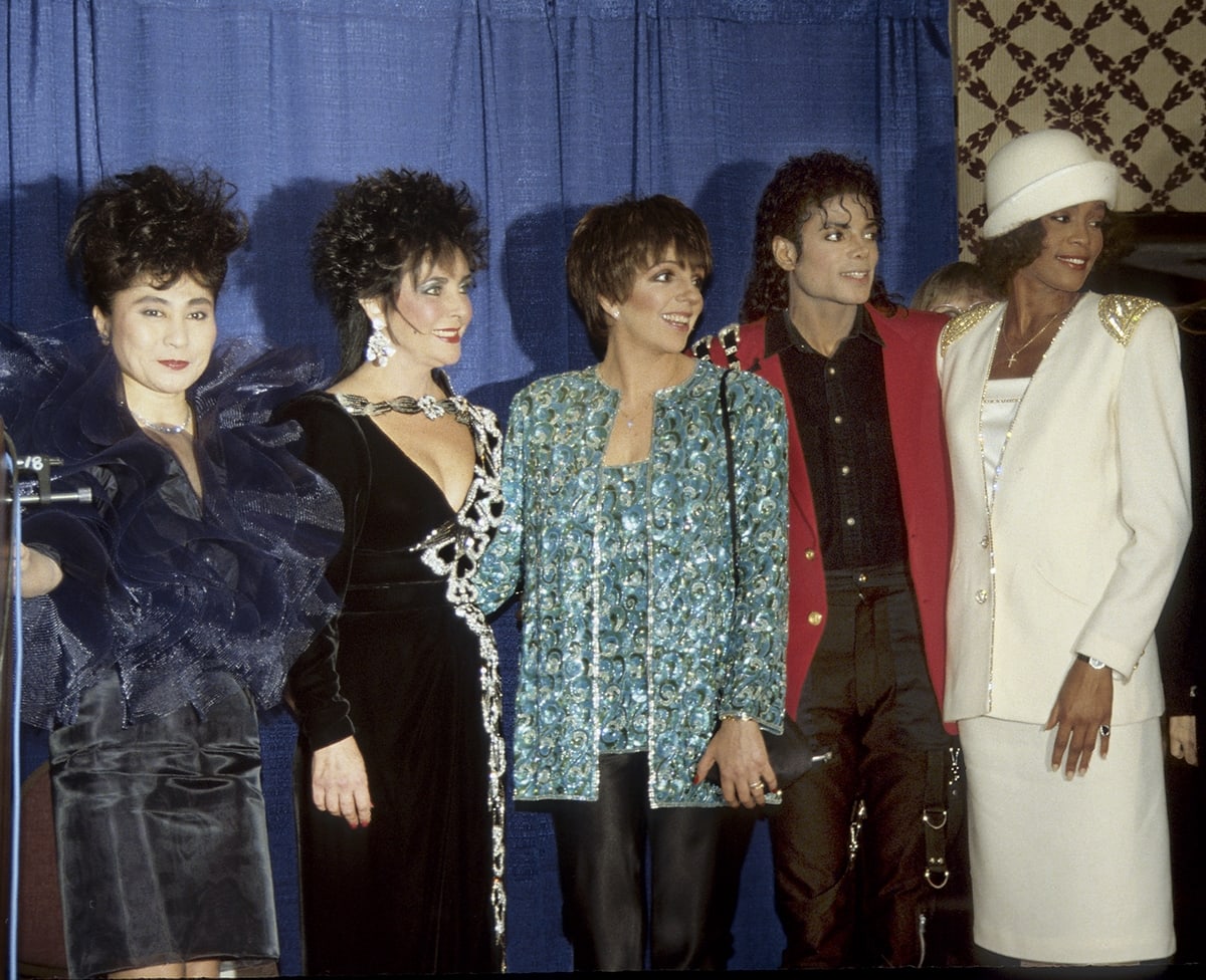 Yoko Ono, Elizabeth Taylor, Liza Minnelli, Michael Jackson, and Whitney Houston celebrate Michael Jackson's honorary doctorate degree in humane letters by Fisk University in New York City