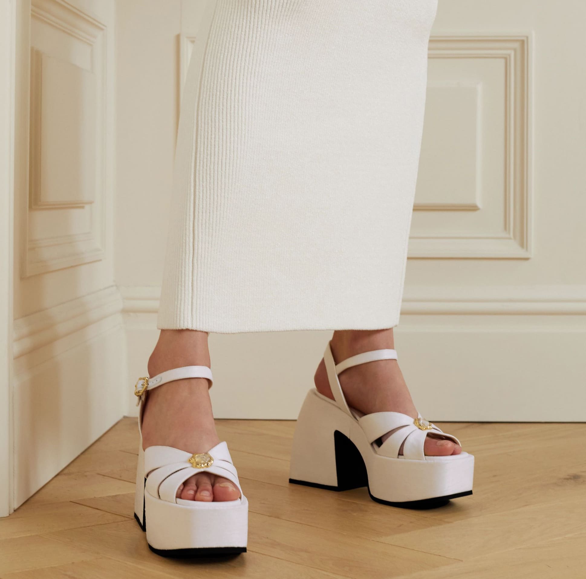 The Bulla Aurora sandals are set atop Nodaleto's signature chunky Bulla heels