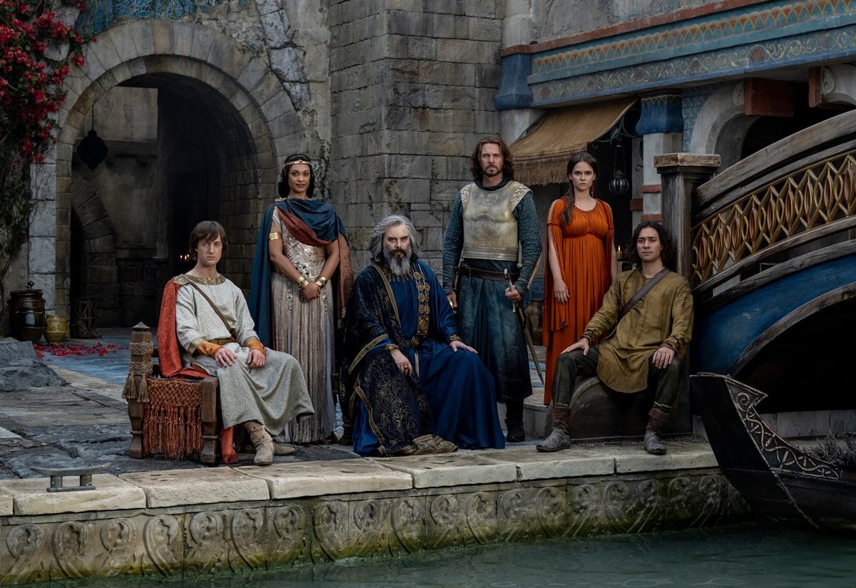 Cynthia Addai-Robinson as Míriel, Leon Wadham as Kemen, Trystan Gravelle as Pharazôn, Lloyd Owen as Elendil, Ema Horvath as Eärien, and Maxim Baldry as Isildur in the fantasy television series The Lord of the Rings: The Rings of Power