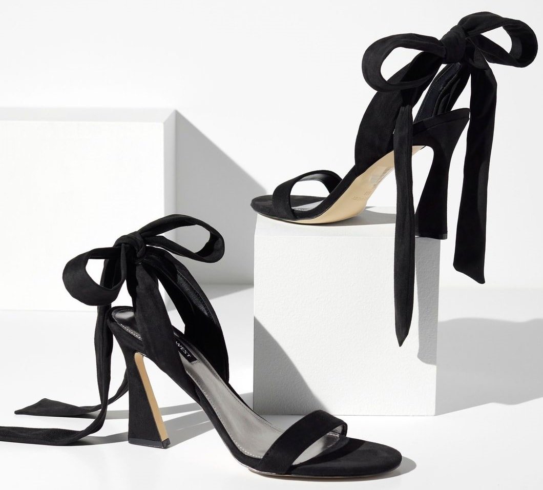 With its captivating sculpted high heel and elegant ankle tie, the Nine West Kelsie sandal promises to elevate any ensemble, combining trendy appeal with essential chicness