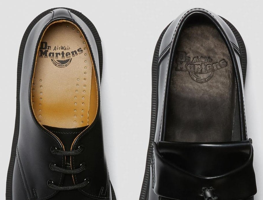 Insole inspection: Look for the Dr. Martens logo and signature 'Bouncing Soles' branding