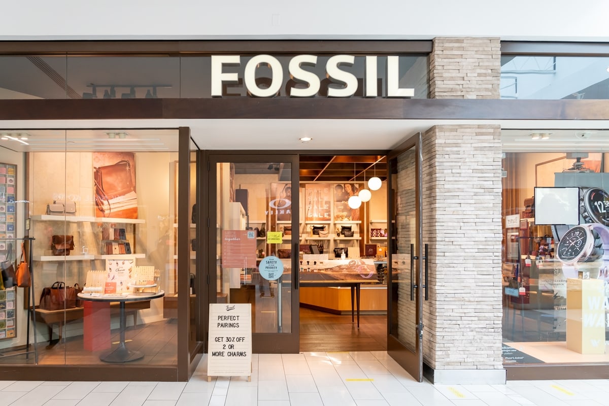 Fossil is an American company known for affordable watches, wallets, bags and accessories