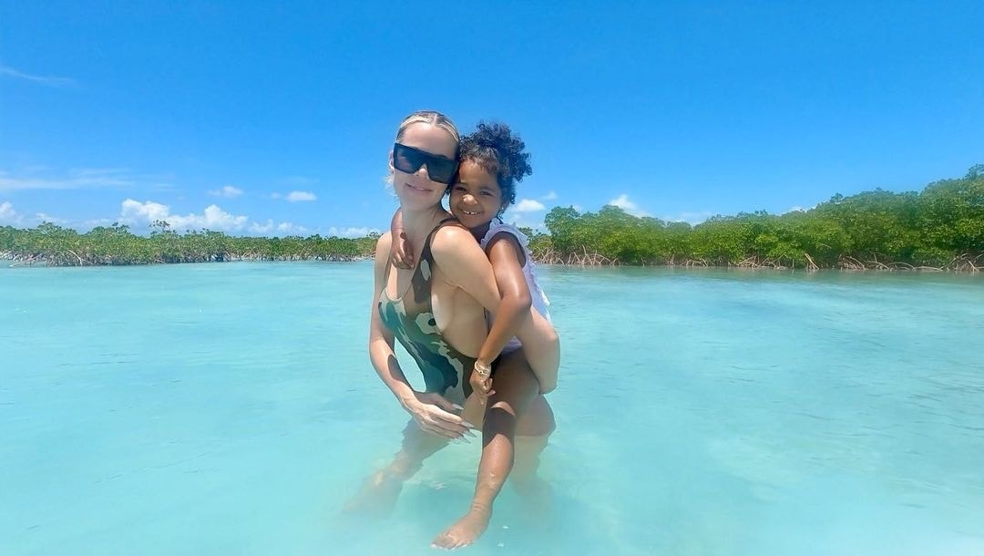 Khloé Kardashian with her “best girl” True Thompson
