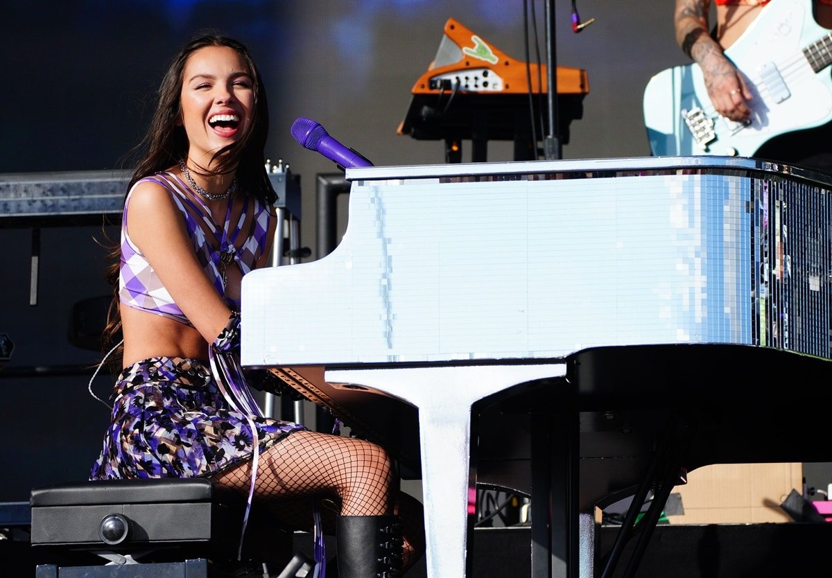 Olivia Rodrigo plays the piano in addition to the guitar