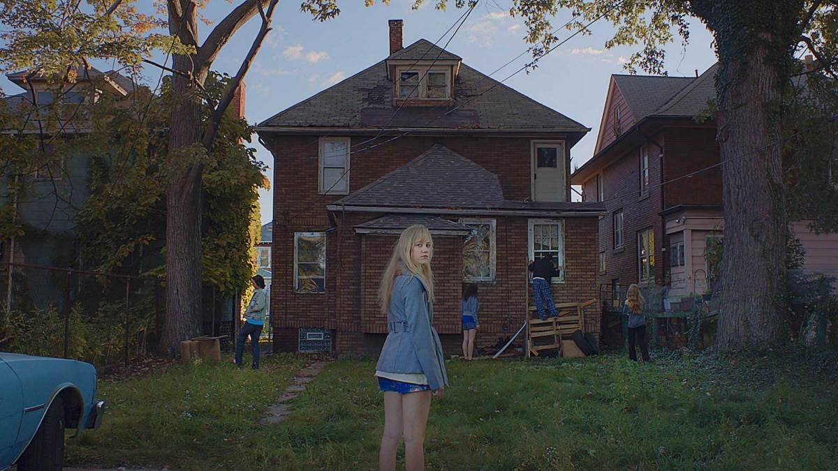 Maika Monroe as Jay Height in the 2014 supernatural psychological horror film It Follows