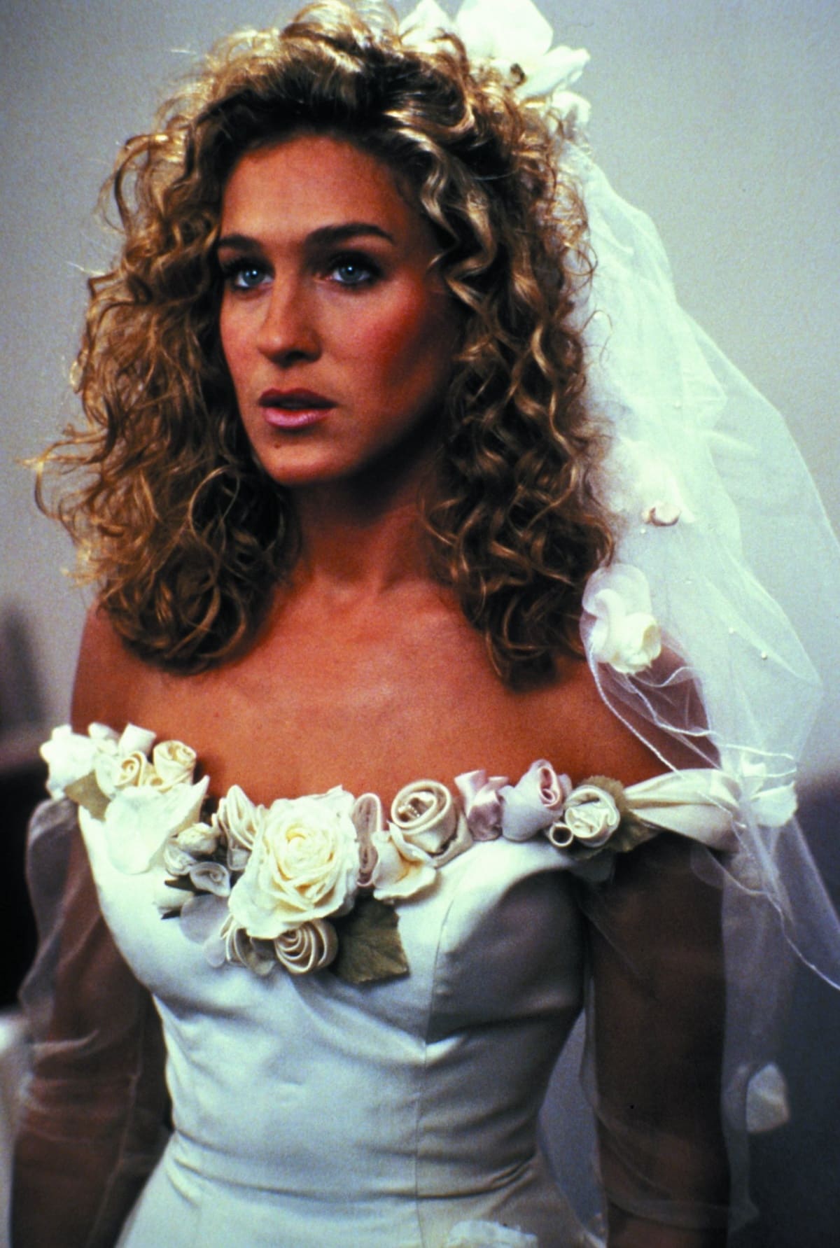 Sarah Jessica Parker as Betsy Nolan Singer / Donna Korman in the 1992 romantic comedy film Honeymoon in Vegas