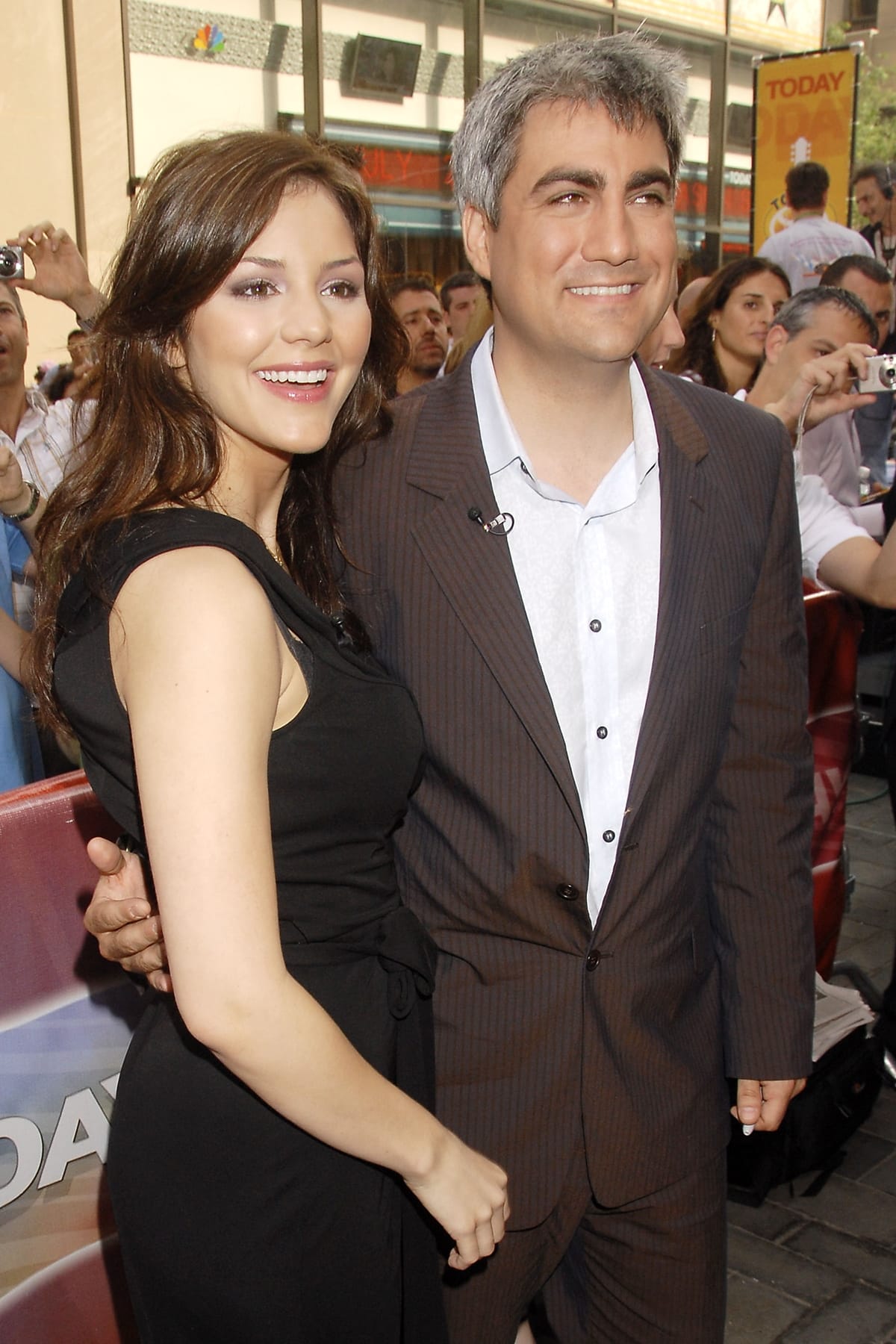 Taylor Hicks (R) beat out runner-up Katharine McPhee on season 5 of American Idol in 2006 with the help of his loyal fanbase