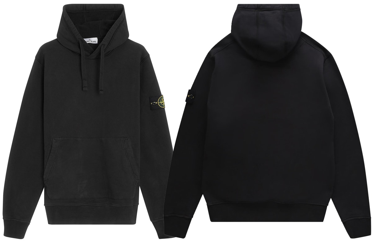 This versatile hooded sweatshirt from Stone Island hails from the Fall/Winter 2022 collection