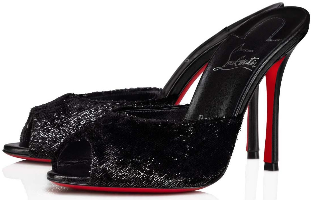 Timeless and elegant, this Me Dolly mule is crafted in Papillon black veau velours, set on a 4-inch heel