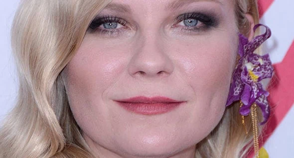 Kirsten Dunst's Glamorous 2016 CFDA Fashion Awards Look and 'Star Trek