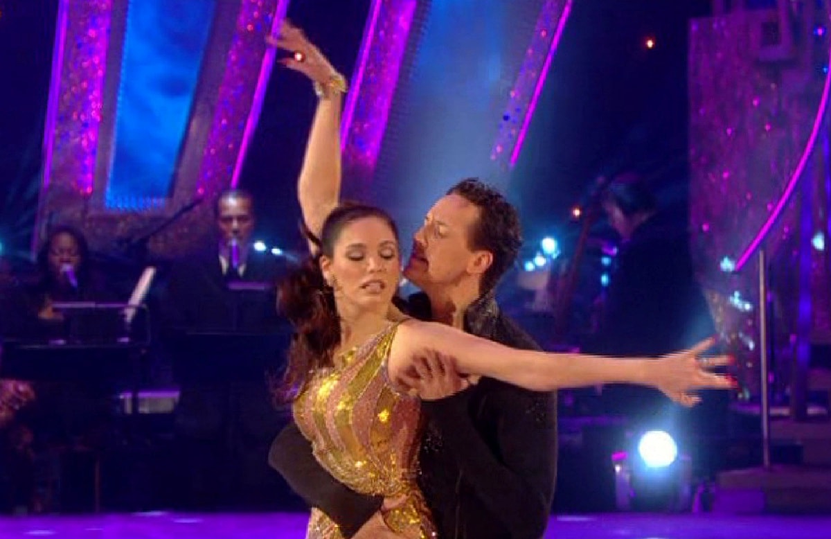 Kelly Brook and Brendan Cole performing on the British dance contest show Strictly Come Dancing