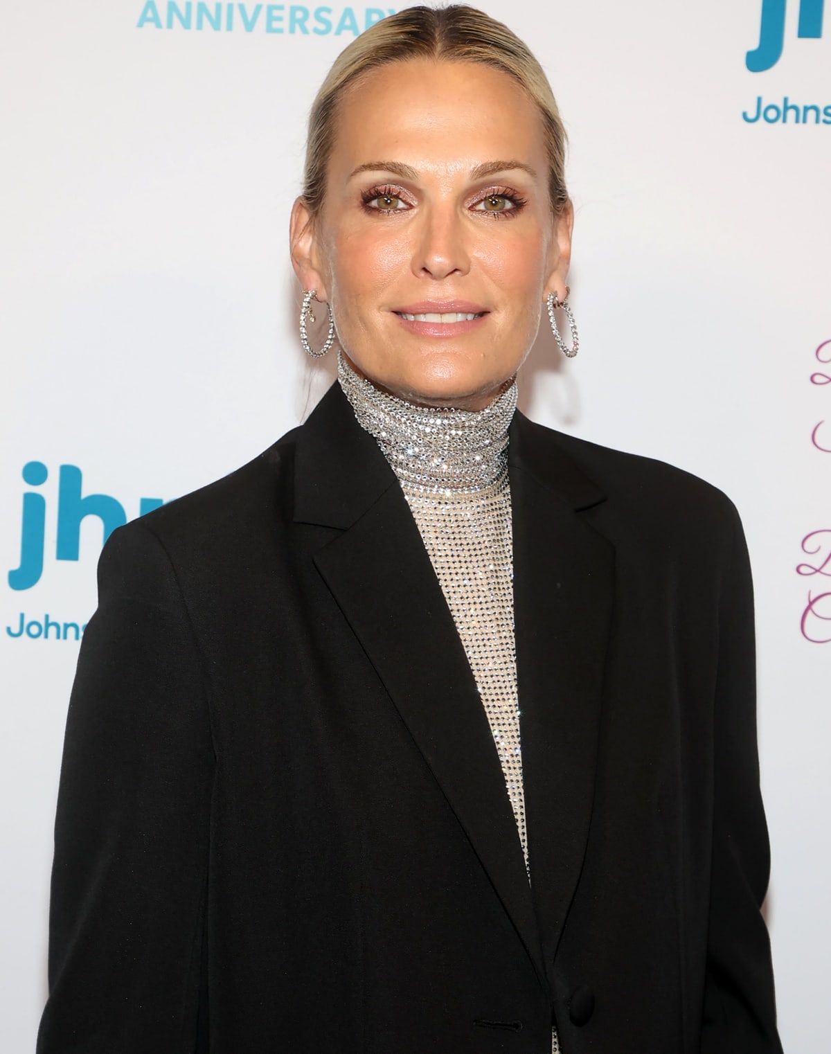 Molly Sims’ success is attributed not only to her talent and determination, but also to her genuine kindness and willingness to help other people