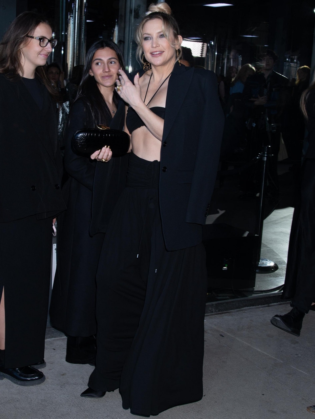 Kate Hudson turning heads in a sultry all-black ensemble at the Michael Kors Fall/Winter 2023 show during New York Fashion Week