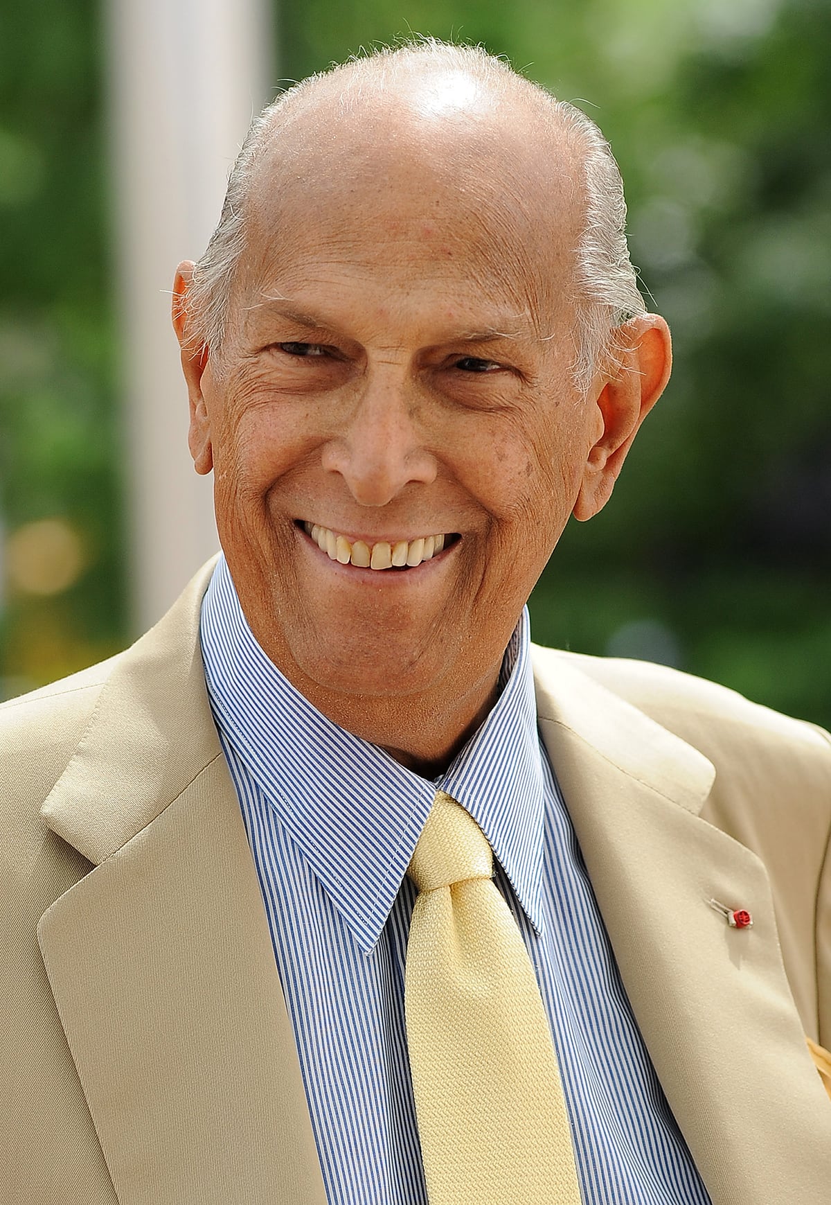 Oscar de la Renta was famous for blending European fashion heritage with laidback American style